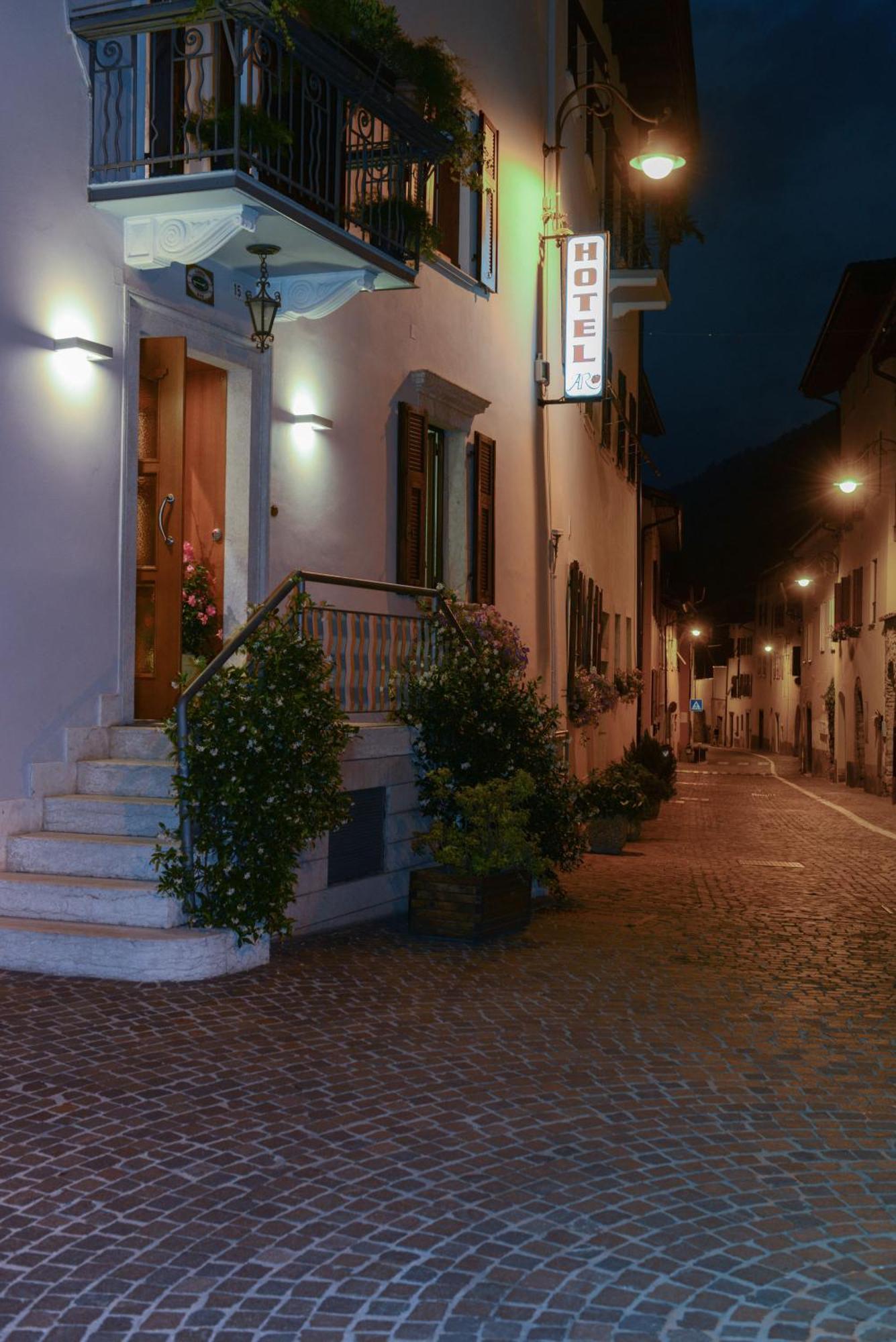 Albergo Antica Rosa Levico Terme Exterior foto